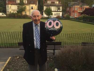 Bill Taylor 100 years old! - Knyveton Gardens Bowls Club